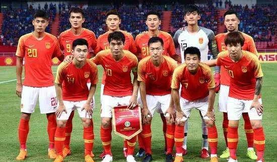 美国人黄西,国足我们可以骂,但你不能