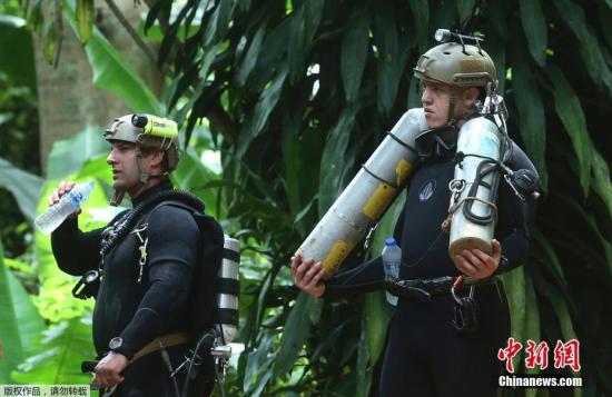 救援持续进行中：泰国被困洞穴的第5名男孩获救