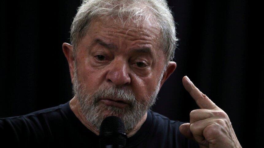 巴西法院暂停释放令 前总统卢拉牢狱生涯“未完待续”