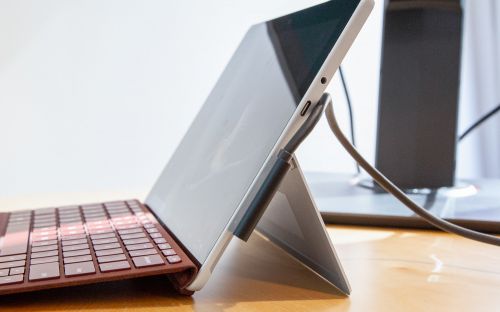 微软明天或发布入门款Surface：售价399美元起