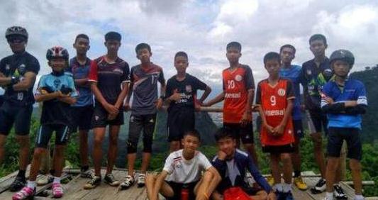 快讯!泰国岩洞救援:第11人被救出 还剩2人