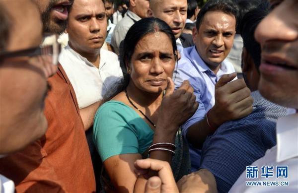 印度2012年黑公交轮奸案终审，对三名罪犯维持死刑判决