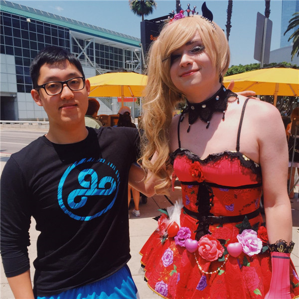 女装大佬Sneaky又来:盛装参加漫展