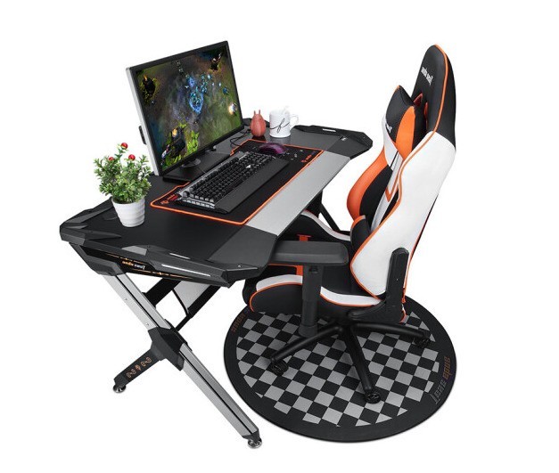 拒绝网吧恋上家 家居电竞室的两天速成记  