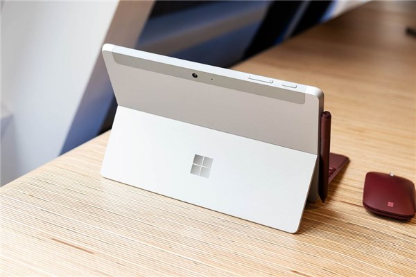 微软Surface Go实拍图赏：小巧轻便 颜值高