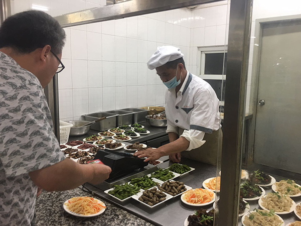 上半年整治成绩单：上海13个区实现“零无证无照食品经营”
