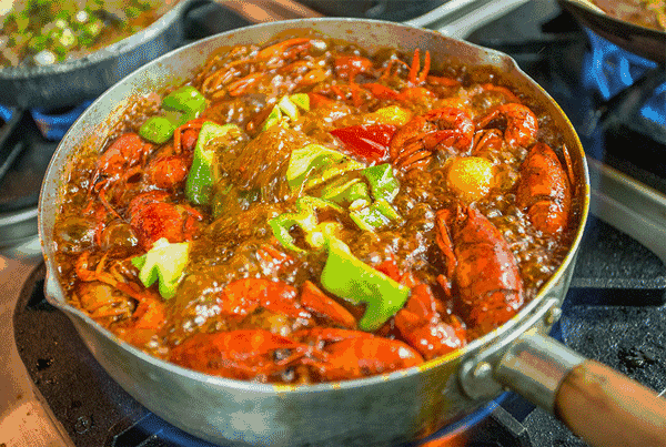 7月10日傍晚,由成华区人民政府主办的2018成华美食嘉年华暨成华区