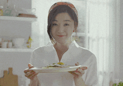 女人天下 正文 除此之外,一些可爱的小表情也同样是少女感专有.