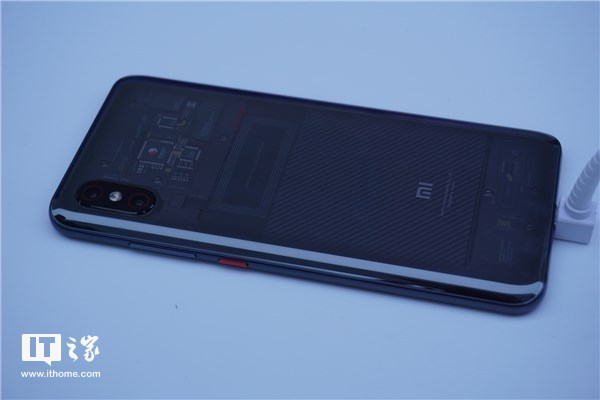 小米8透明探索版入网工信部 7月下旬上市发售