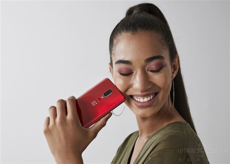 小米8和一加6对比 性能相当小米质量堪忧