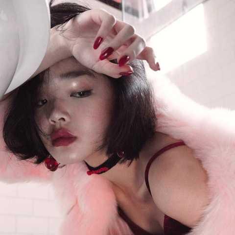 18岁少女被嘲青蛙脸 却凭厌世不完美颜被Dior看中改变命运!