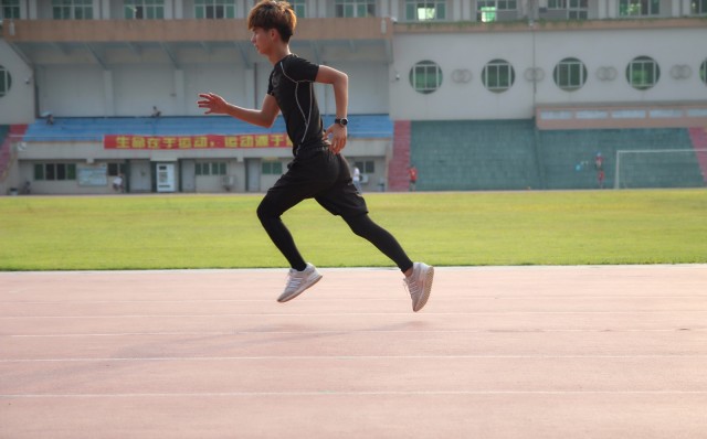 跑步听歌、移动支付都支持!这运动指导专家让我彻底“抛弃”手机 跑步听歌、移动支付都支持!这运动指导专家让我彻底“抛弃”手机