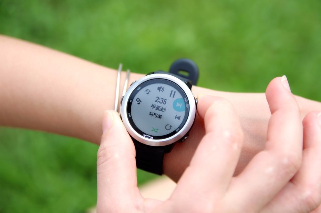 跑步听歌、移动支付都支持!这运动指导专家让我彻底“抛弃”手机 跑步听歌、移动支付都支持!这运动指导专家让我彻底“抛弃”手机