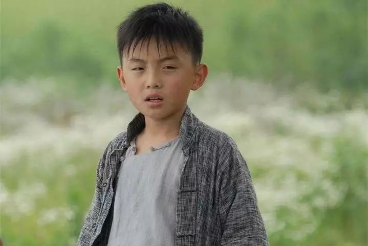 他7岁出道演技不输吴磊,曾与甄子丹搭戏,如今