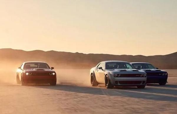 全新道奇挑战者SRT,满满的肌肉感和狂野动力,让人欲罢不能!