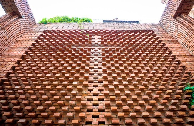 光影砖砌的美学 EOS M6陪你邂逅那抹红