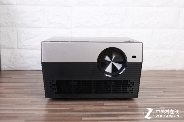 光源系统全面突围 奥图码4K投影机评测 