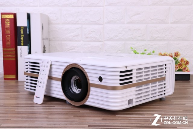 炫彩而至 奥图码4K家用超清投影机评测 