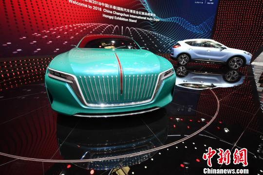 中国自主品牌“红旗”新一代概念车亮相长春