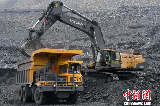 如今，中煤平朔集团已成为中国主要的动力煤基地和国家确立的晋北亿吨级煤炭生产基地。　武俊杰 摄