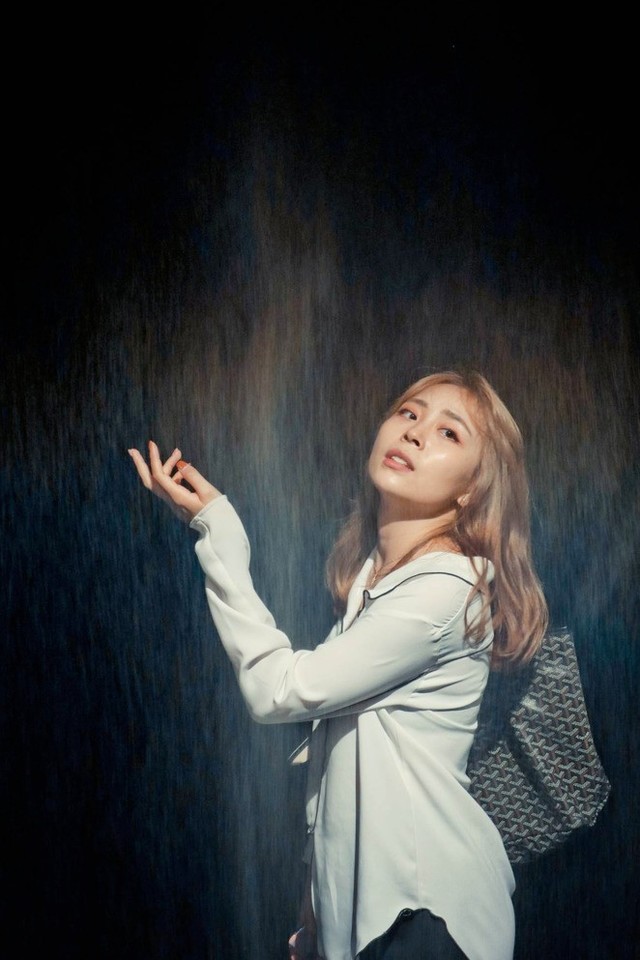 光影砖砌的美学 EOS M6陪你邂逅那抹红