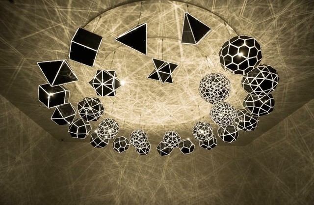 光影砖砌的美学 EOS M6陪你邂逅那抹红