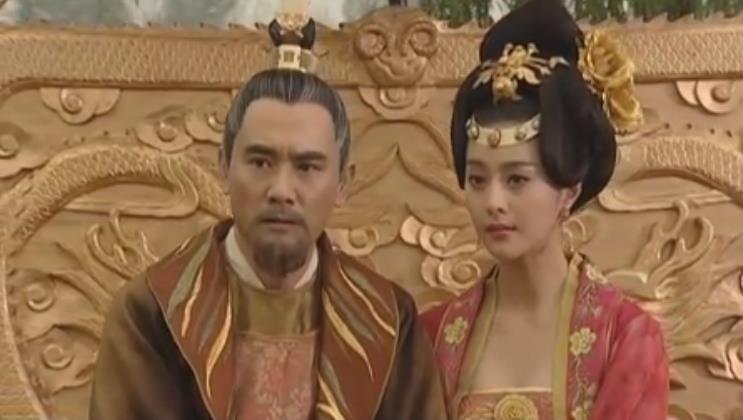 李隆基写了两个候选宰相名字扣在碗底下考李亨:猜对了奖励一杯酒