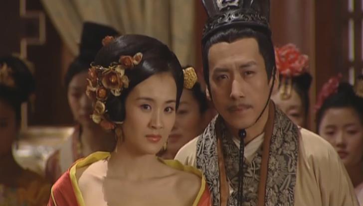 杯碗猜一成语_一图一成语猜答案大全(2)