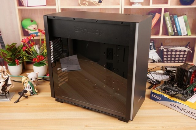 流水式RGB光效 鑫谷凡仕F1带来新体验 