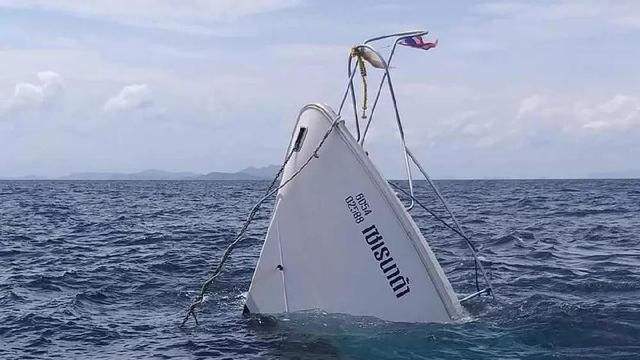 泰警方称沉船事故与零元团无关 批准对凤凰号船主逮捕令