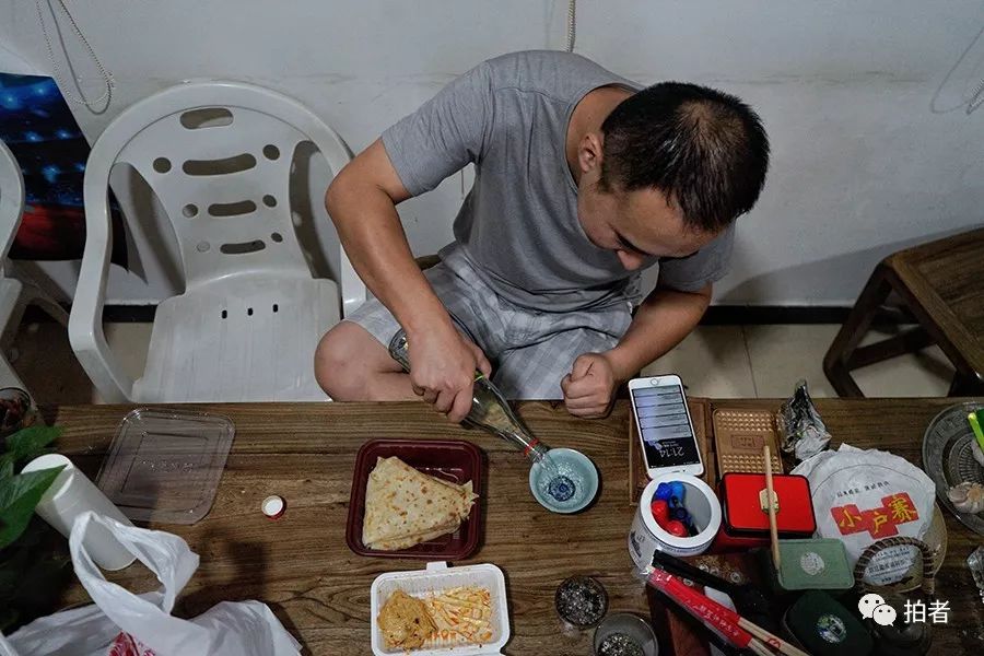 世界杯期间体彩店的众生相