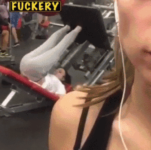 妹子▼有一多半力都是手臂在使而且肩胛骨根本没有锁住不建议做这种颈