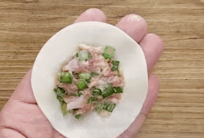 包饺子这样剁肉馅,只需一分钟,再也不浪费力气了!