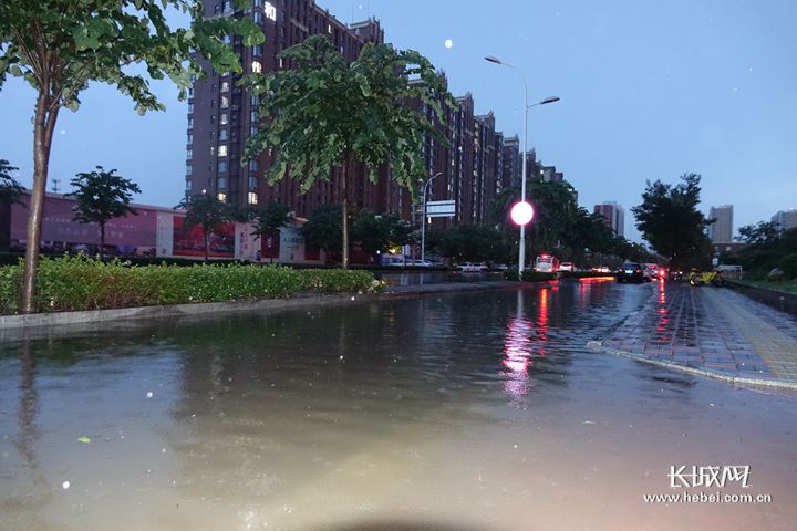今天有雨吗保定 5B87AAE19F9C8F31F7EE0865B6644D28AF3EACB7_size95_w720_h480.jpeg