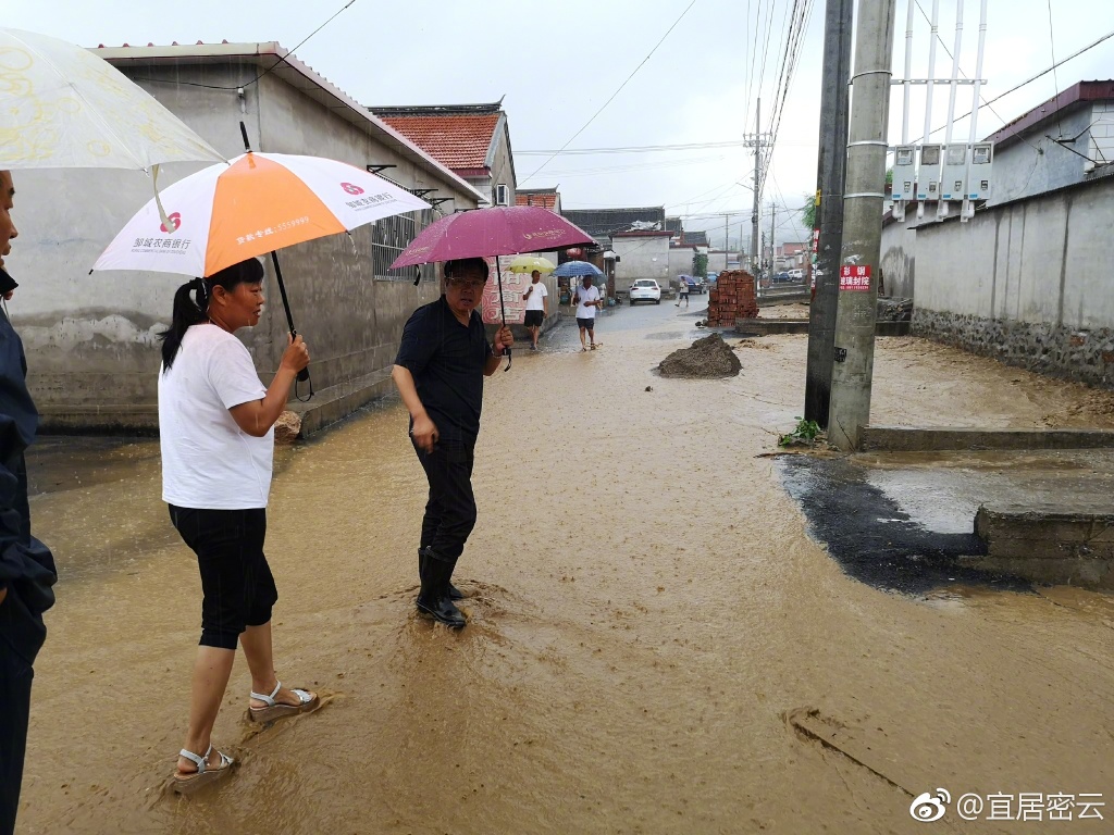 北京昨夜今晨遭遇大雨，有22个测站雨量超过100毫米