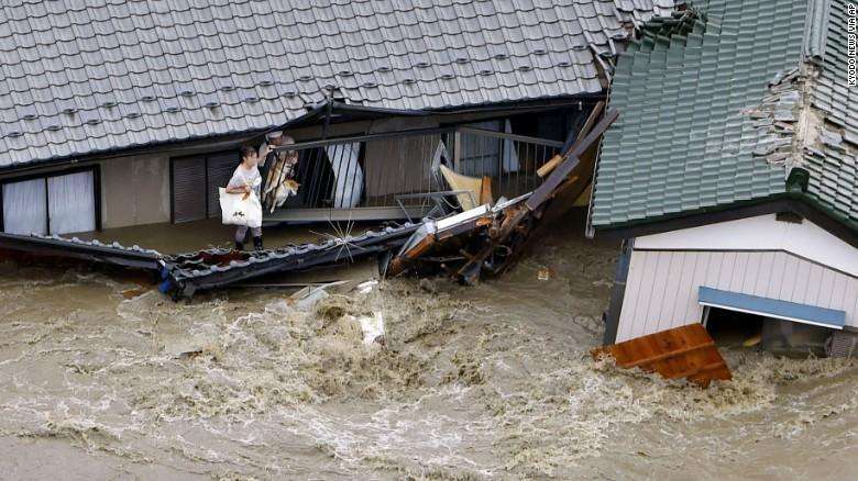 日本暴雨致2400罐天然气被水冲走 仍有200余