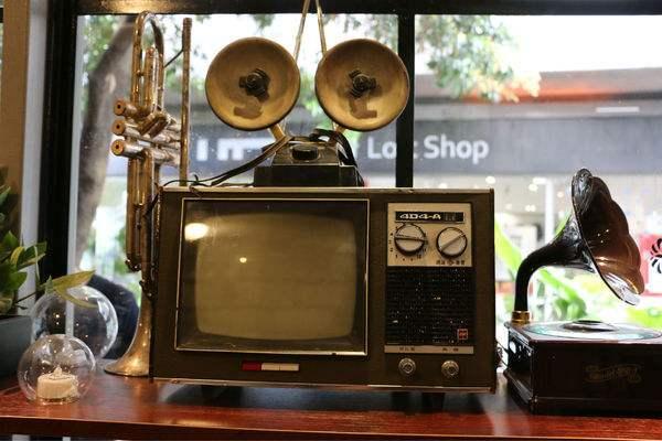 为什么老式电视机,出现小故障时,修理的方法现