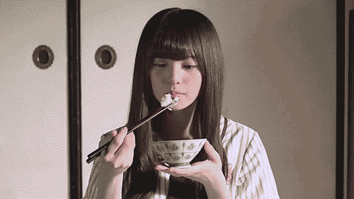 吃饭不要太快,细嚼慢咽既能减肥美容,也能预防癌症!