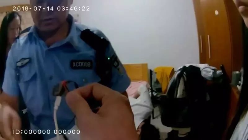 单身女孩凌晨3点惊恐报警:房里有针孔摄像头!