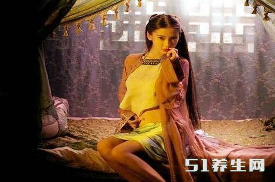 古代女性上边穿肚兜 古代女性上边穿肚兜