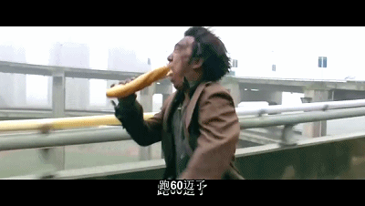搞笑gif图片:猫咪你别过来,不然我死给你看了