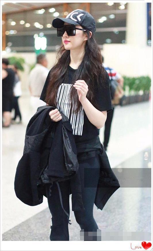 没奚梦瑶的腿就别打底裤外穿了,像刘亦菲一样