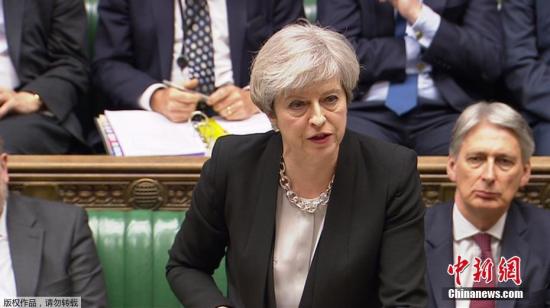 英首相让步“疑欧派” 关税法案在议会艰难过关