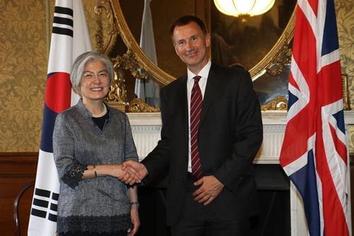 韩英外长举行战略对话 共商半岛无核化