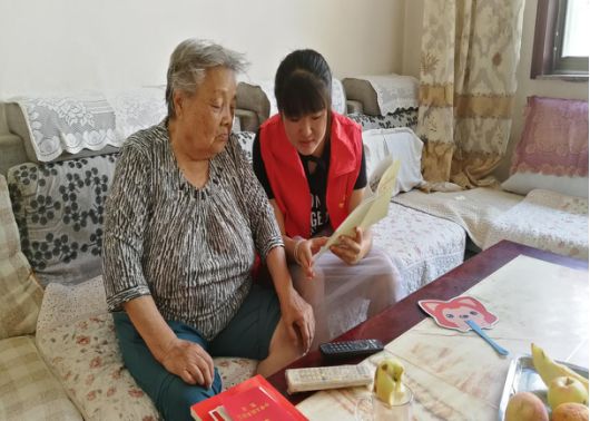 东环路社区党总支开展甜味党课 -送学上门