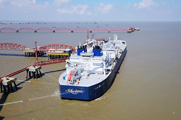 北极天然气来了：中国首船亚马尔LNG经北极航道运抵江苏