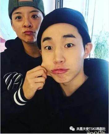 风貌与才能，如今却变成在宿舍抠脚被动等待重新开工，心里该有多苦呢？而资源行程变少对于艺人还会产生一些