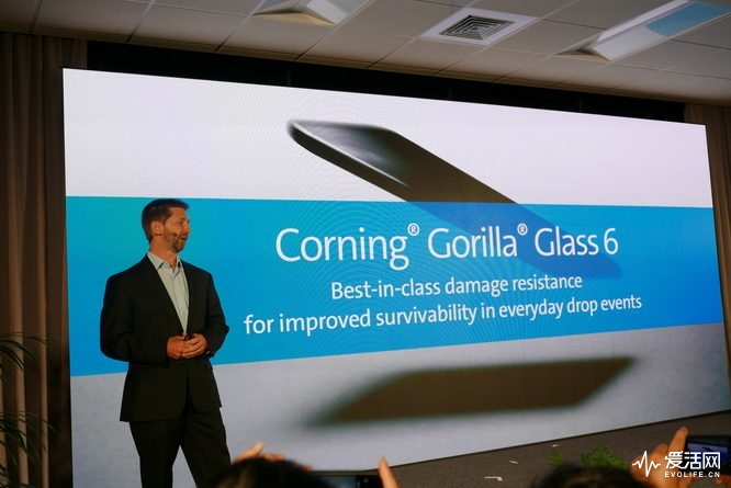 康宁发布第六代大猩猩玻璃 无线充电时代的耐