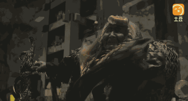 幻天真人召唤出的巨大红色触手