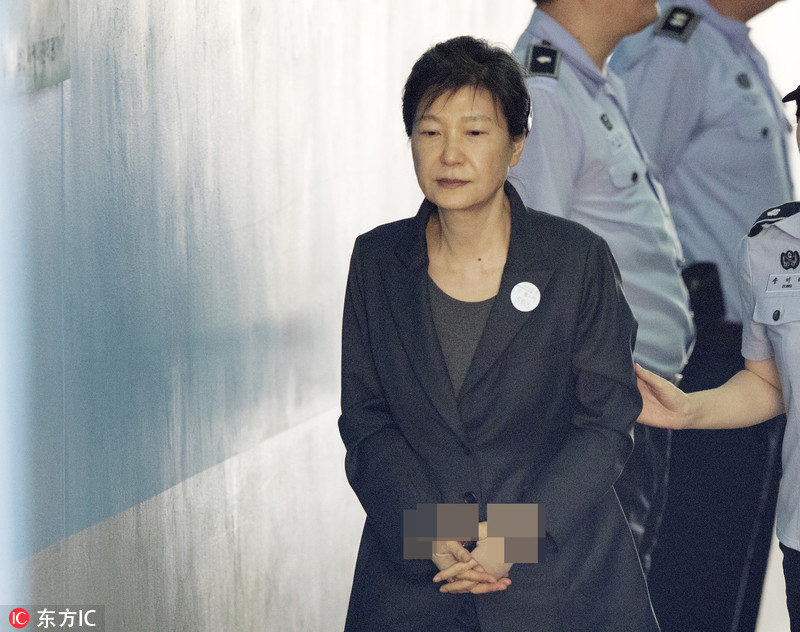 朴槿惠因“亲信干政”被判24年后，又因别的案被加刑8年！